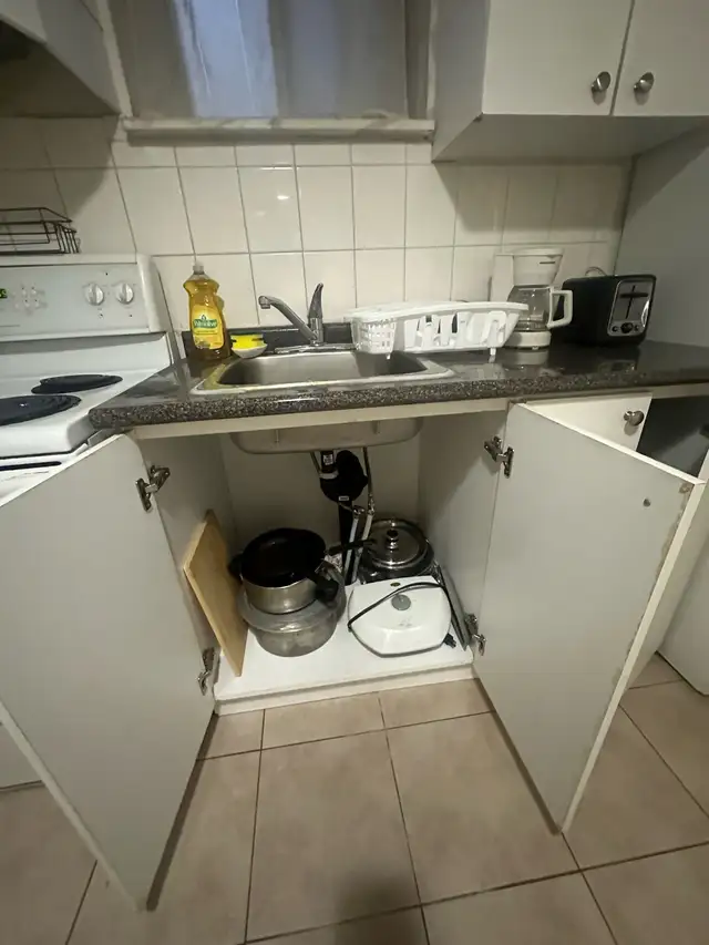 in a basement, studio unit is available for rent in Ontario in Canada - Image 10