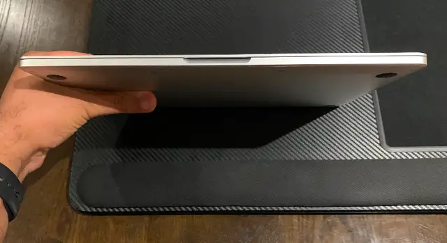 MacBook Pro 13" Retina display with Touch Bar and Touch ID62854390716290122