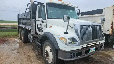 2002 International 7400 DT530 engine pre def Hendrix Suspension Allison 6 speed Auto transmission Lo...