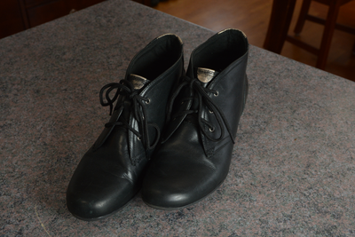 ROCKPORT WOMEN'S LEATHER ANKLES BOOTS SIZE M 9.5 VERY GOOD COND, View more
