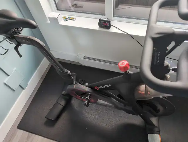 Peloton Bike in Exercise Equipment in Delta/Surrey/Langley - Image 4