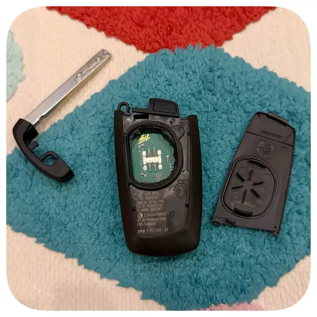 BMW OEM 328i XDRIVE 2015 SMART KEY FOB KEYLESS ENTRY REMOTE in Other Parts & Accessories in City of Toronto - Image 4