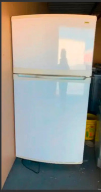 32” whirlpool refrigerator mint condition delivery available