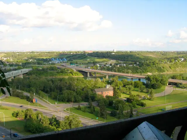 ☀️Downtown top floor suite with breathtaking river valley view☀️