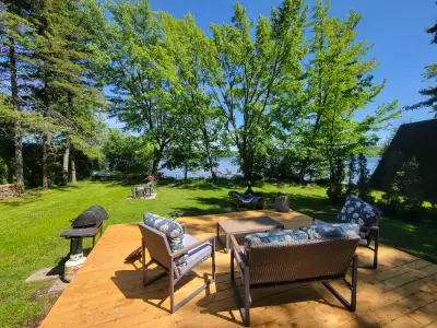 Chalet BORD DE L'EAU – Petit Lac Magog: Septembre 2025, View more