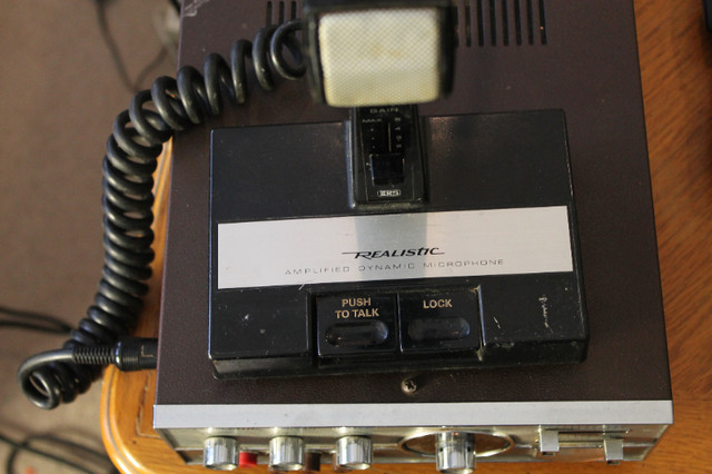 REALISTIC TRC-48 23 CHANNEL AM/SSB CB TRANSCEIVER in General Electronics in Hamilton - Image 3