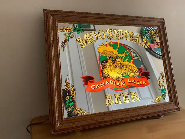 Vintage Moosehead Beer Bar Light Up mirror Mint in Arts & Collectibles in Calgary - Image 3