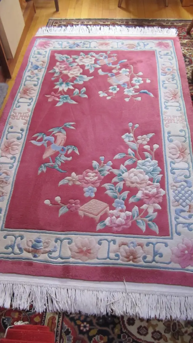 LOVELY 42“X 69“ HANDMADE ORIENTAL STYLE WOOL RUG in Rugs, Carpets & Runners in Ottawa - Image 3