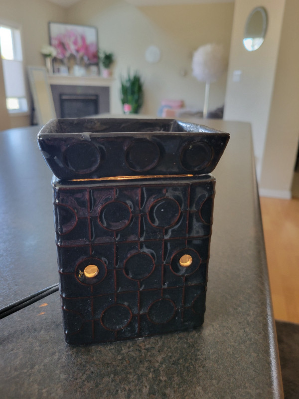 Scentsy Warmer in Home Décor & Accents in Edmonton - Image 3