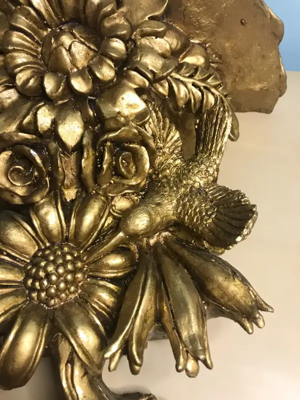 Wow!  Ornate Gilt Wall Shelf w Flowers & Hummingbird in Arts & Collectibles in Ottawa - Image 5