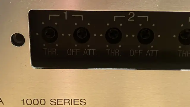 TOA AX-1000 Automatic Microphone Mixer in Pro Audio & Recording Equipment in City of Toronto - Image 4