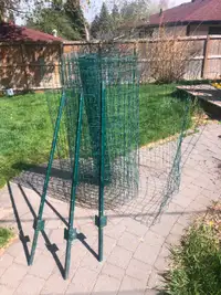Wire netting fence