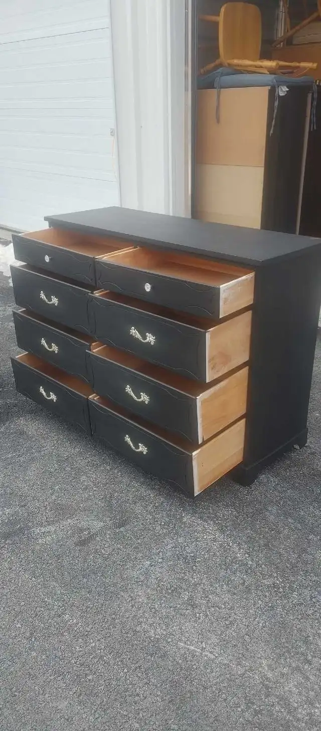 French provincial black 6 drawers  in Dressers & Wardrobes in Ottawa - Image 5