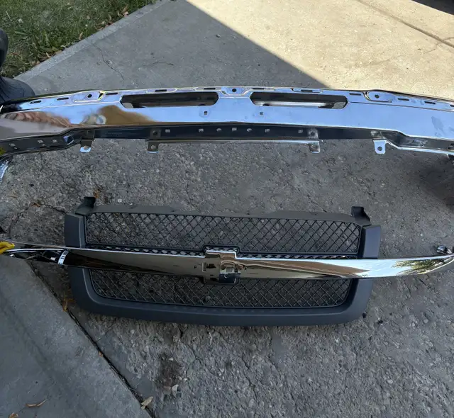1999-2007 GMT800 Cateye ChevGMC Brand new Grills bumpers Fenders in Auto Body Parts in Edmonton - Image 2