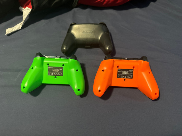 Nintendo switch and xbox controllers in XBOX One in City of Toronto - Image 2