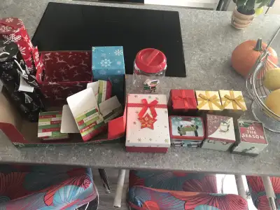 Spruce up your gift-giving this year with this array of festive Christmas gift boxes! This lot inclu...