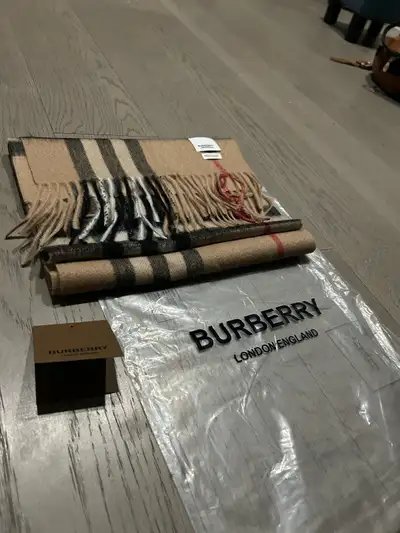 Burberry Scarf Winter Men and Women original brown, View more