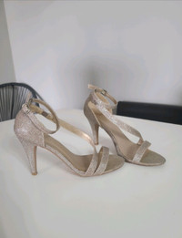 Size 8 gold sparkly strappy heels Le Chateau$15