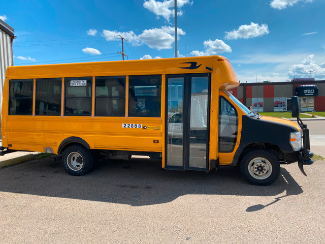 2022 FORD E450 13 passenger bus inspection done personal bus in Cars & Trucks in Edmonton