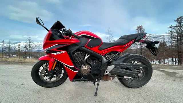 2018 Honda CBR650 in Sport Bikes in Edmonton - Image 2