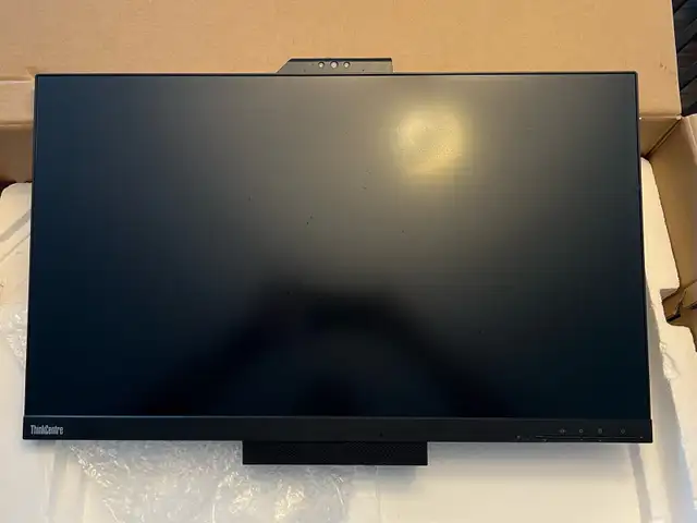 Lenovo ThinkCentre Tiny‑in‑One 27″ (TIO27) – WQHD IPS, Webcam, E in Desktop Computers in City of Montréal - Image 2