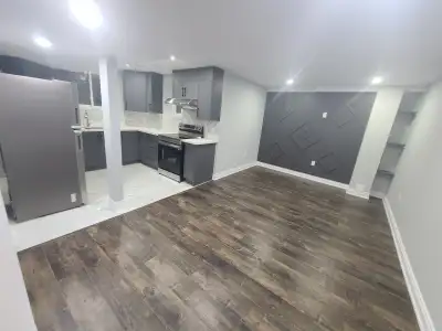 2 bed rm basement - 2 parking - sep entrance -laundary $1900