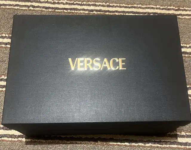Versace Men Suede Black Shoes in Men's in City of Toronto - Image 11