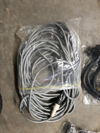 Speaker wire with RCA connection