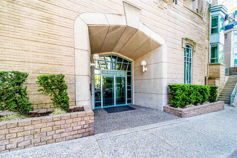 Vancouver's Hidden Gem Spacious Bedroom in the Heart of City Room