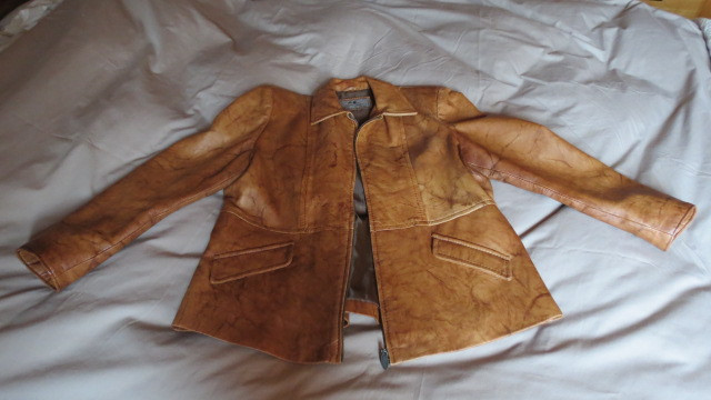veste en cuir véritable dans Femmes - Hauts et vêtements d'extérieur  à Lanaudière