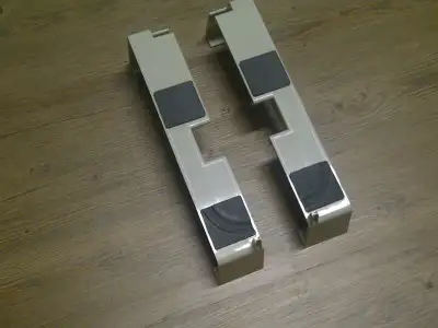 UNEPAIRE SUPPORTSMÉTAL 14"LON POUR IMPRIMANTE OU SCANNER: $10.00, View more