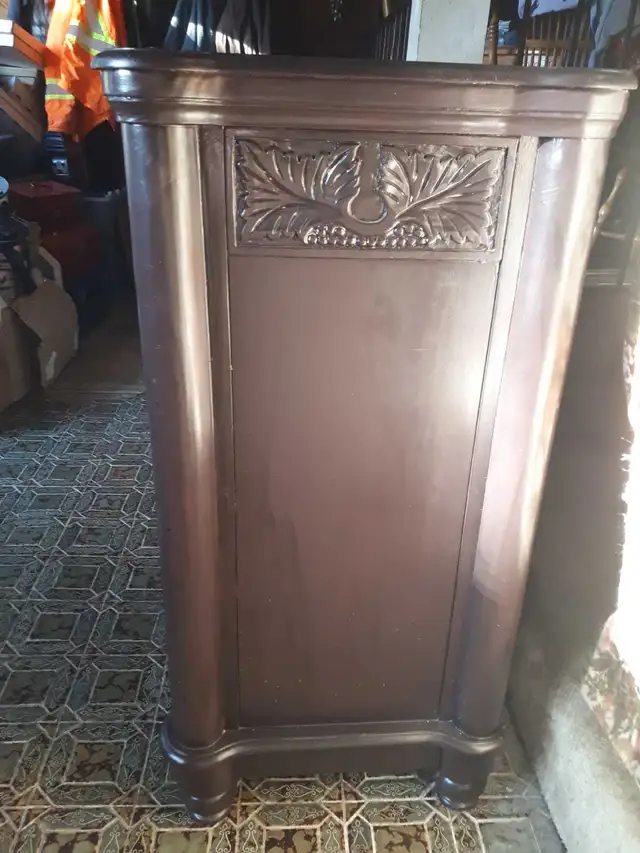 Solid Wood Wine Cabinet in Hutches & Display Cabinets in Chatham-Kent - Image 3