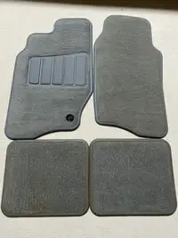 Carpeted floor mats for spring / summer driving - grey