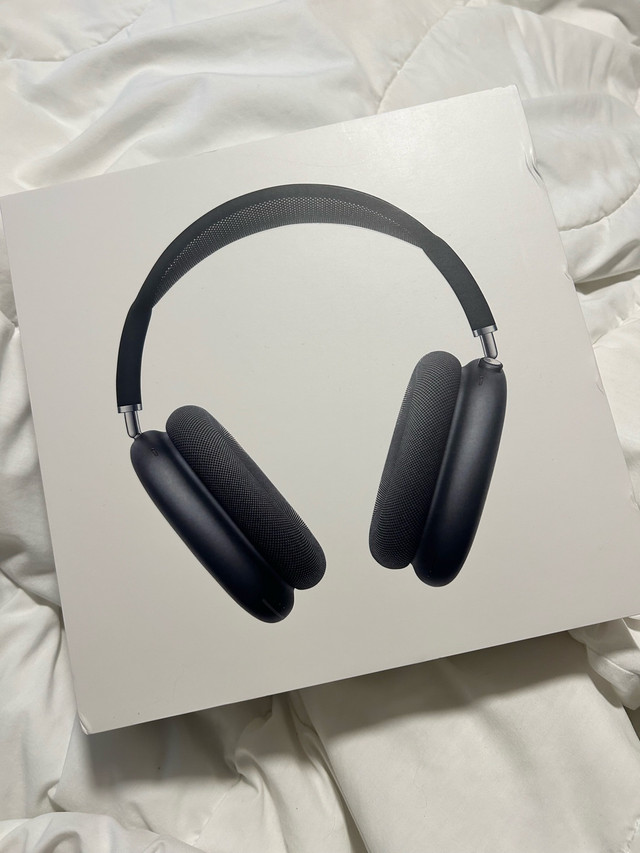 Apple AirPods Max (Midnight) in General Electronics in Dartmouth