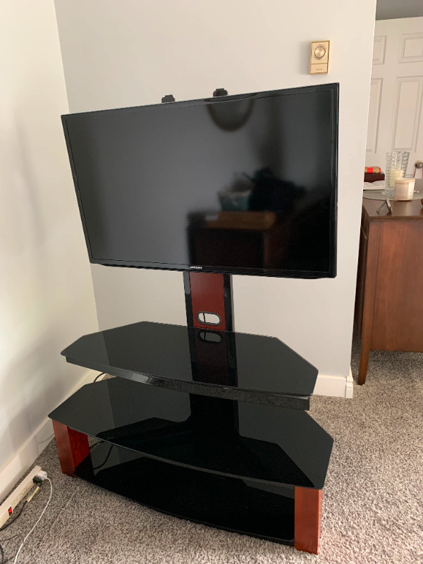TV Stand for flat screen in TVs in North Bay