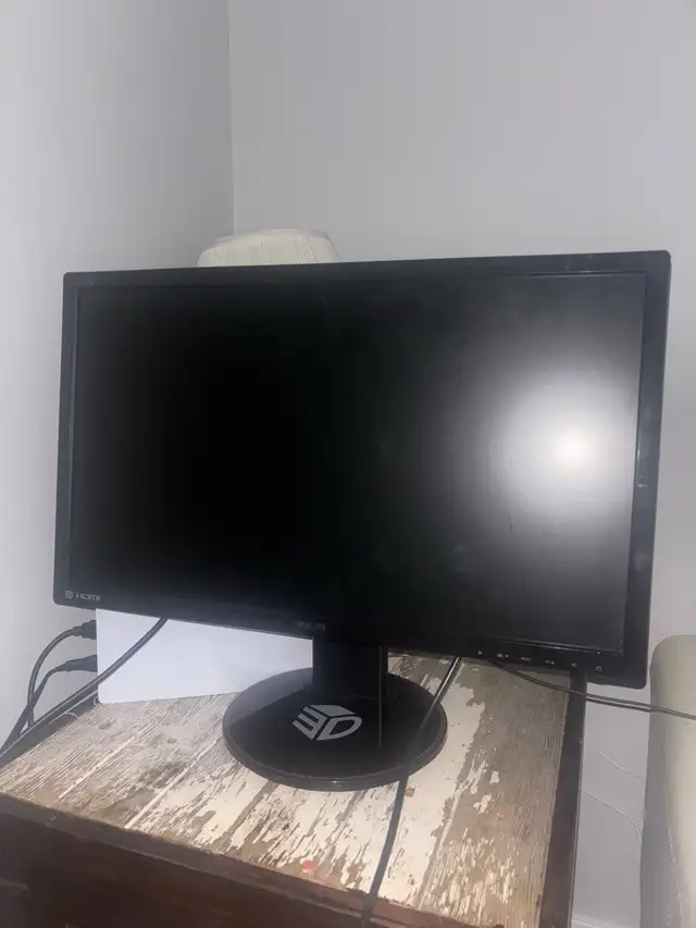 ASUS VG248QE 144 Hz 24” Gaming Monitor – Used Good Condition in Monitors in Calgary - Image 2