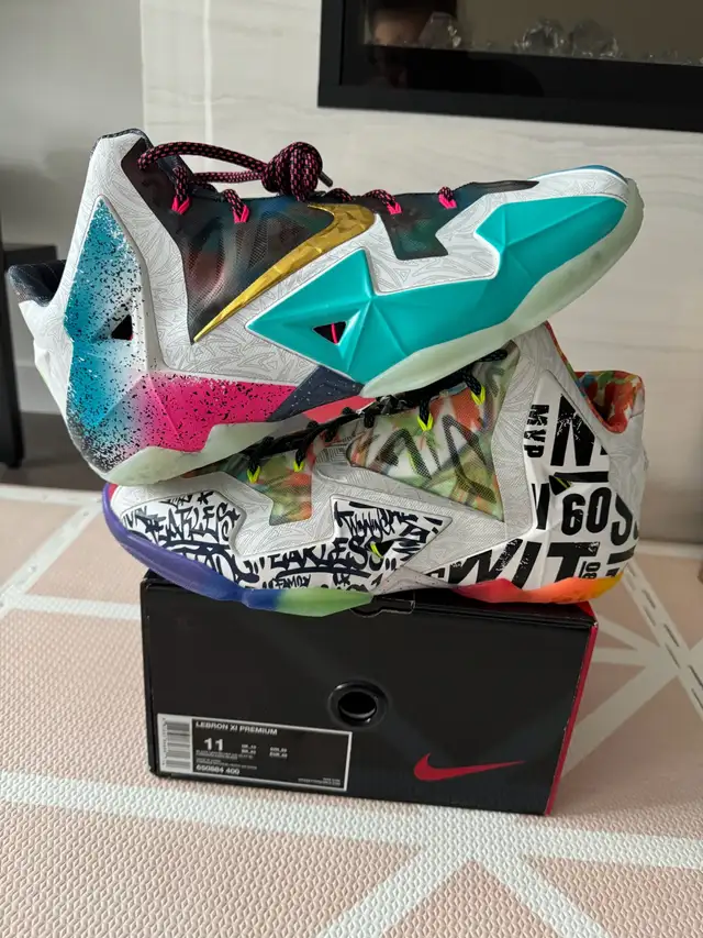 DS Brand New Nike Lebron XI What The Lebron Sz 11 in Men's Shoes in Markham / York Region - Image 9