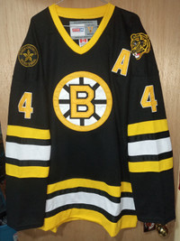 NHL Boston Bruins Bobby Orr #4 Heroes of Hockey Jersey, Small