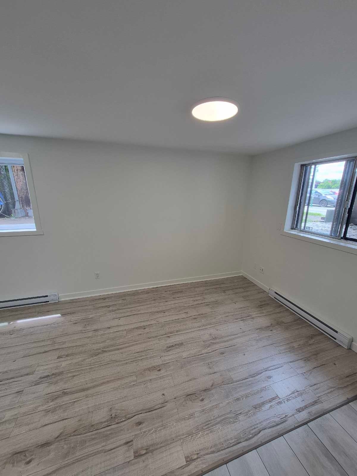 Appartement 3  1/2 Ahuntsic- Métro Sauvé — photo 3