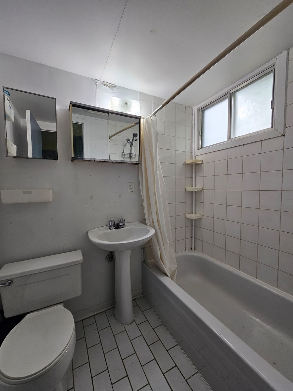 4 1/2 For Rent / Near Joliette Metro station — photo 2