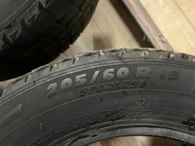 205/60 R15 4 gently used Michelin winter tires. (X-ice) Last used on a Honda civic. Not on rims.