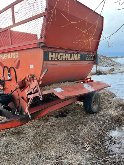 Highline 6800 bale pro 1000pto Newer tires $7500 obo Call or text 7803129310