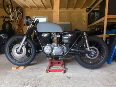 Selling a mid-build 1976 CB750. The plan was either a cafe or tracker build but unfortunately I cann...
