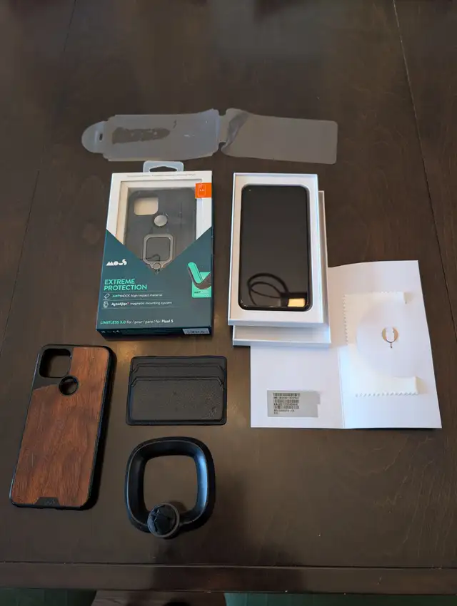 Google Pixel 5 + Accessories + Box64840223219843123