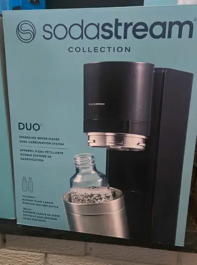 New in the box never opened soda stream DUO model. I am giving away 2 flavours of pepsi and 7up incl...