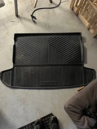 Cargo liner from 2019 Hyundai Tuscon in excellent condition.