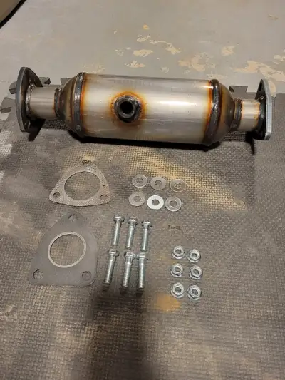 Honda Accord 1998 to 2002 2.3 L Catalytic Converter (Brand New) Discovered during garage clean-up. P...