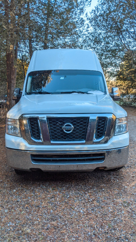 Nissan High Roof NV2500 van for sale 2014 $24,500 dans Autos et camions  à Ouest de l’Île - Image 2