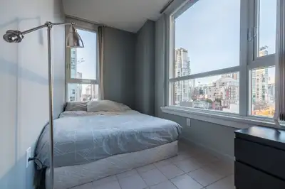 Fully Furnished Private Room in Downtown - Utilities Inclusive