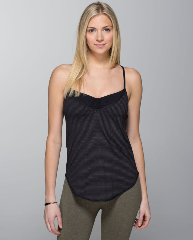 Lululemon Roll Out Tank - size 6, Black with mini stripe in Women's - Tops & Outerwear in Oakville / Halton Region